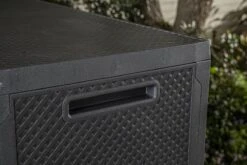 Keter Emily Opbergbox - 118x45x57 Cm - 270L - Grafiet 22 Keter Emily Opbergbox - 118x45x57 Cm - 270L - Grafiet -Tuinmeubel Winkel 1200x800 158