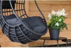 Hangstoel Sturdy Frame Zwart -Tuinmeubel Winkel 1200x824 4