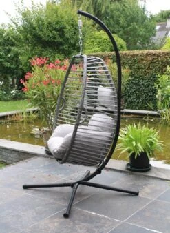 Lowander Egg Hangstoel Cocoon - Voor Binnen & Buiten - Met Standaard - Incl. Kussens -Tuinmeubel Winkel 878x1200 1